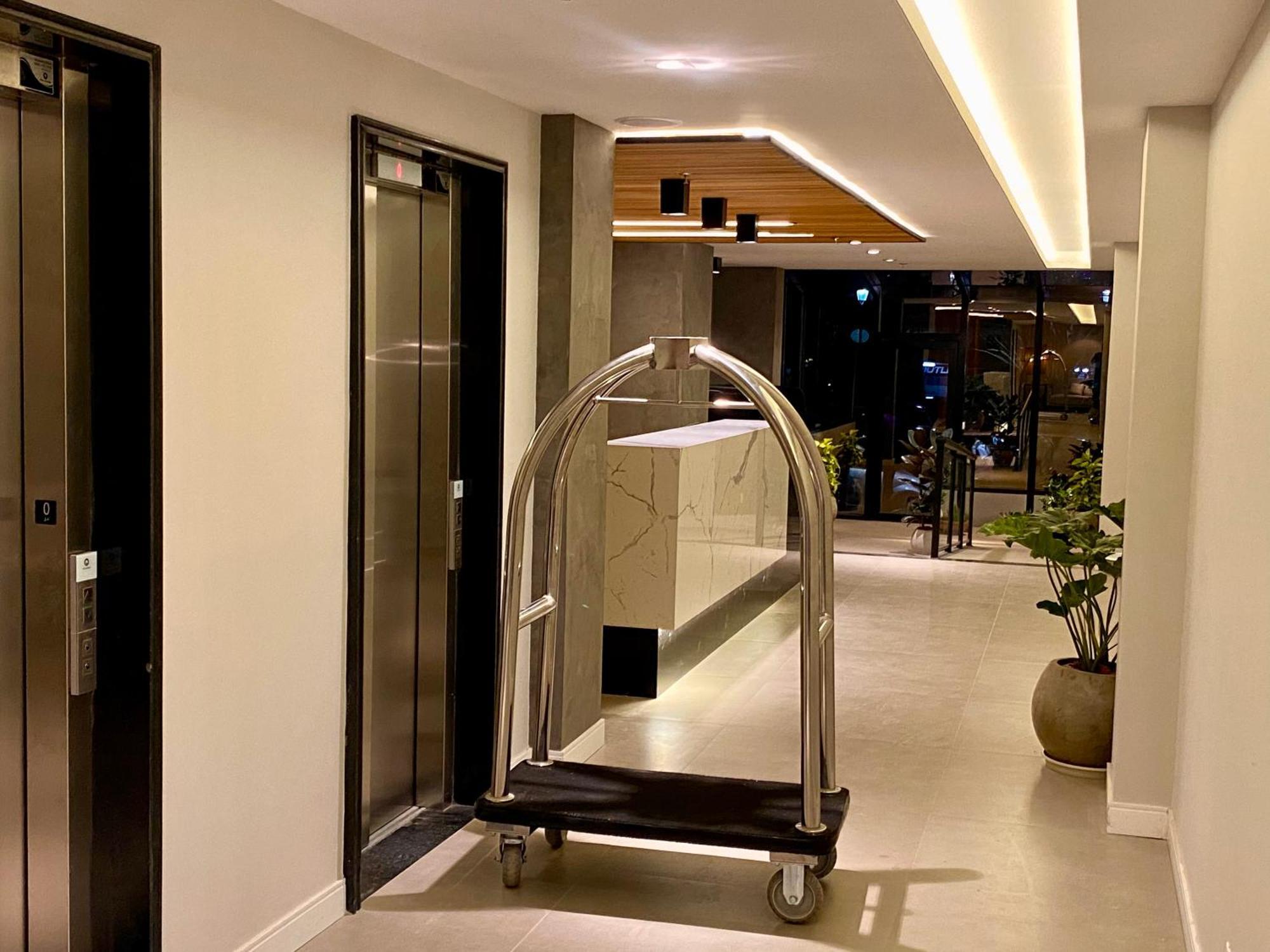 Hotel Kastel Petropolis Zewnętrze zdjęcie
